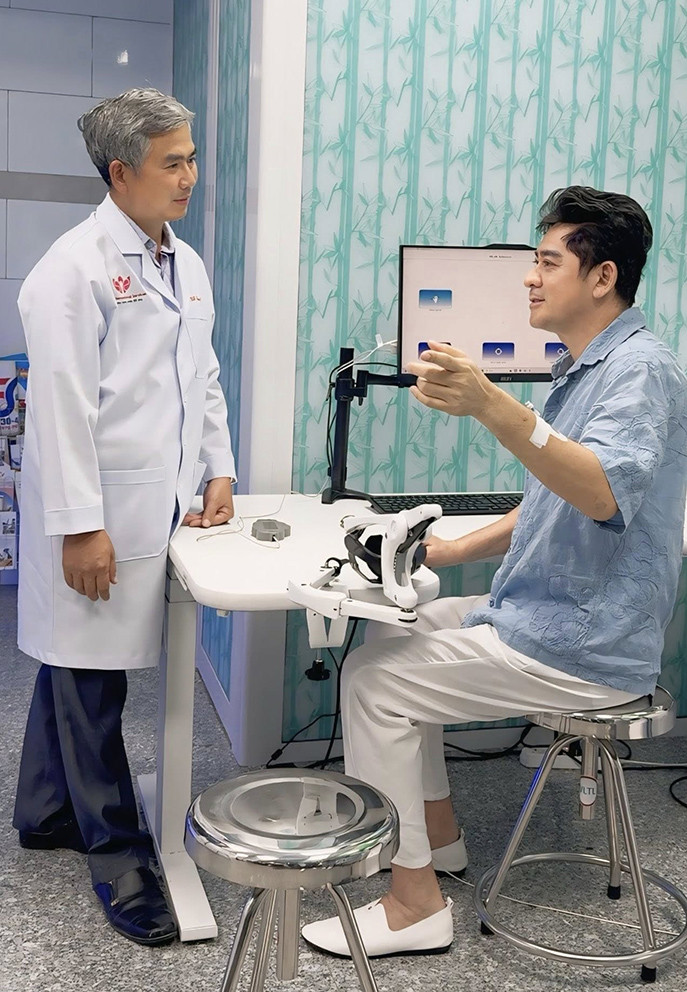 Diễn viên Huỳnh Anh Tuấn tích cực điều trị sau đột quỵ