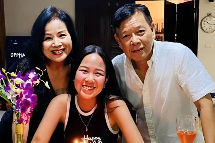 Gia đình NSƯT Minh Trang tại Singapore