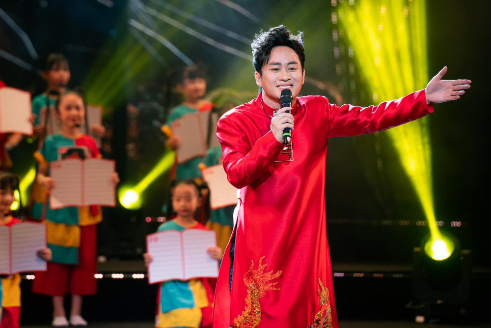 Tùng Dương đầu tư công sức cho âm nhạc quê hương