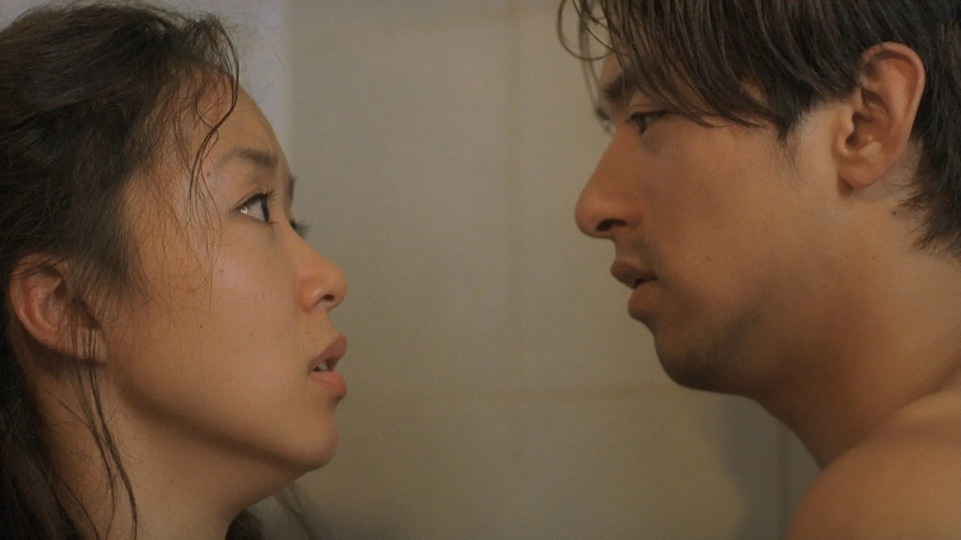 Tình tiết ngoại tình trong Happy End