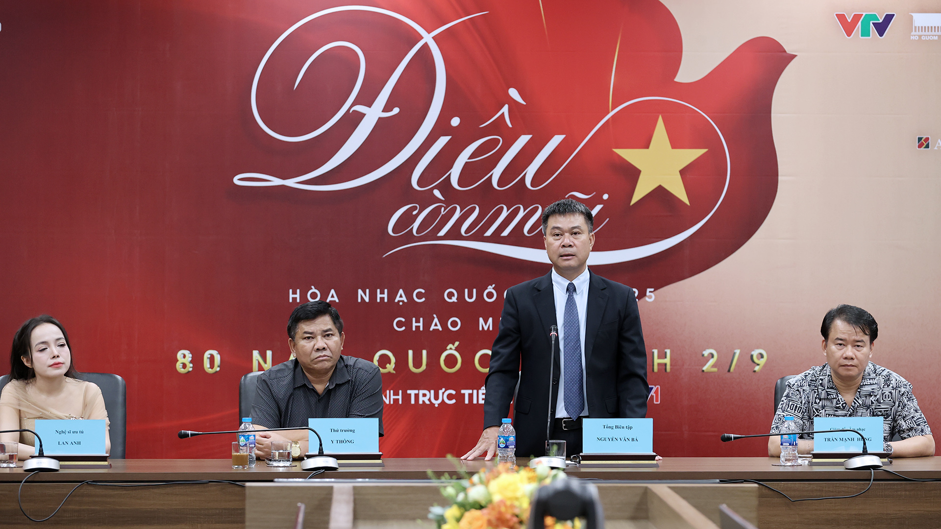 Tổng Biên tập Báo VietNamNet Nguyễn Văn Bá phát biểu