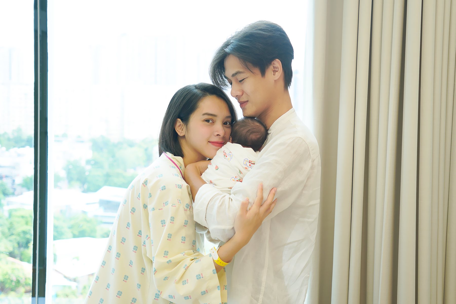 Quỳnh Lương và ông xã đã gia nhập vào hội nghiện con sau khi nhóc tỳ ra đời