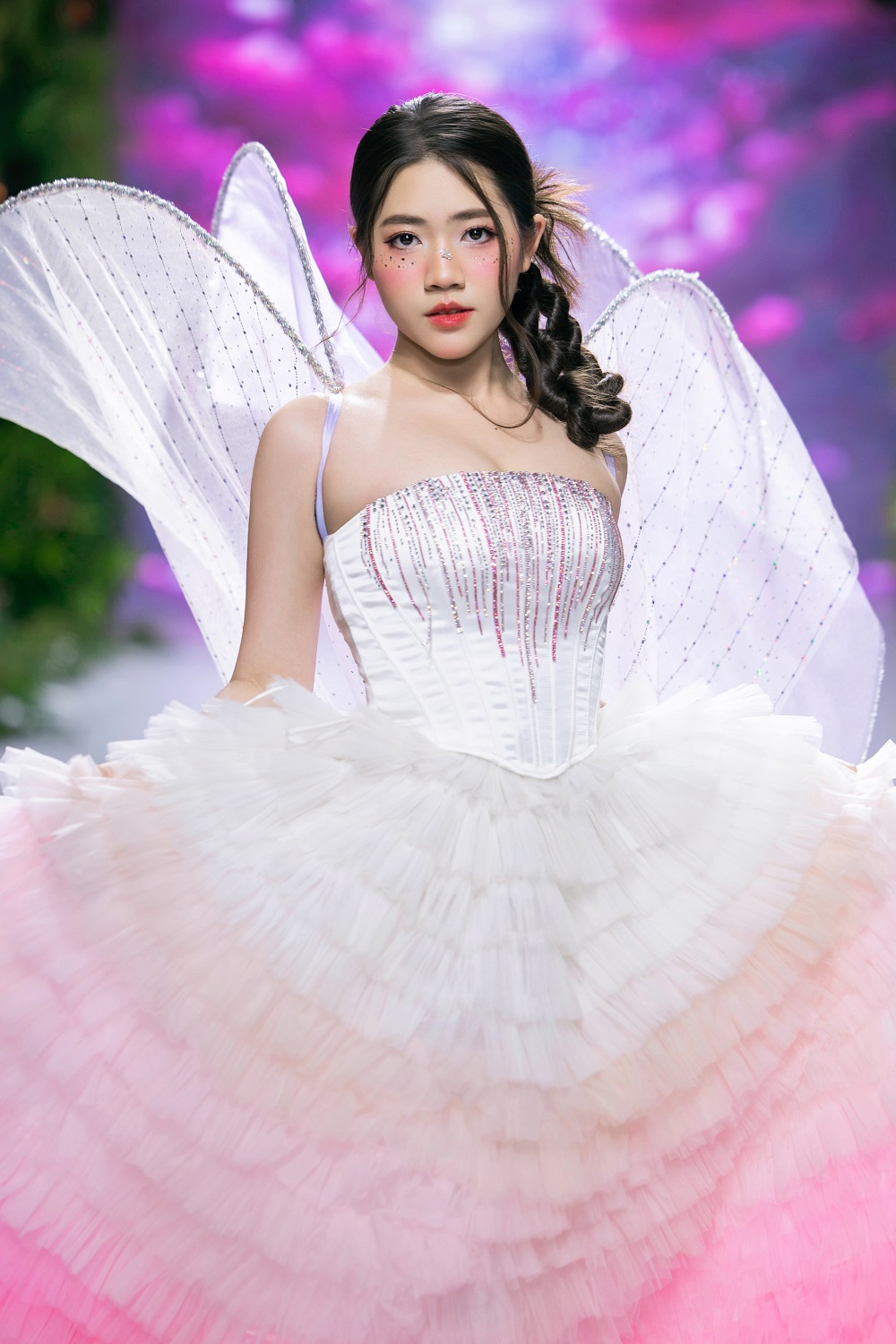 Người mẫu Mina Lê trên sàn diễn