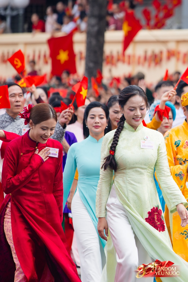 Nghệ sĩ Hoàng Thuỳ Linh và Thu Quỳnh