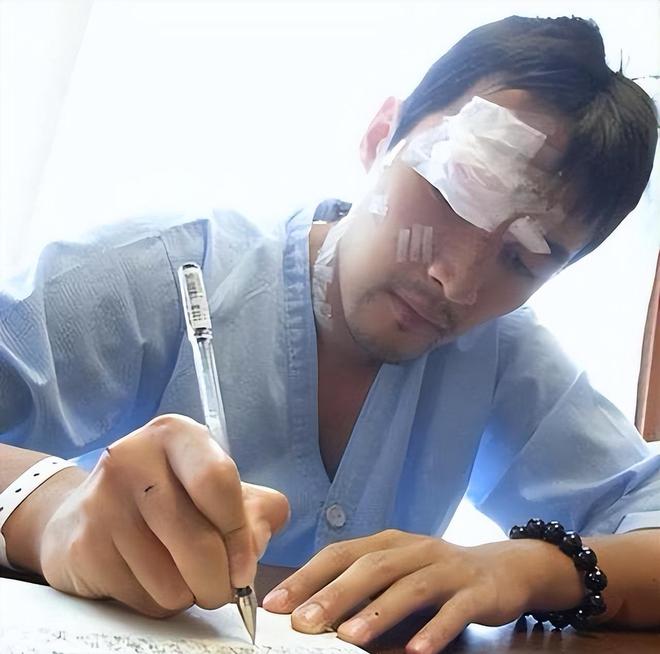 Hồi ký của Hồ Ca tặng cho gia đình Trương Miện