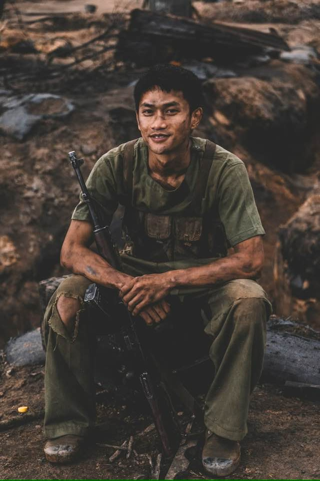 Nguyễn Hùng hóa thân trong phim Mưa Đỏ