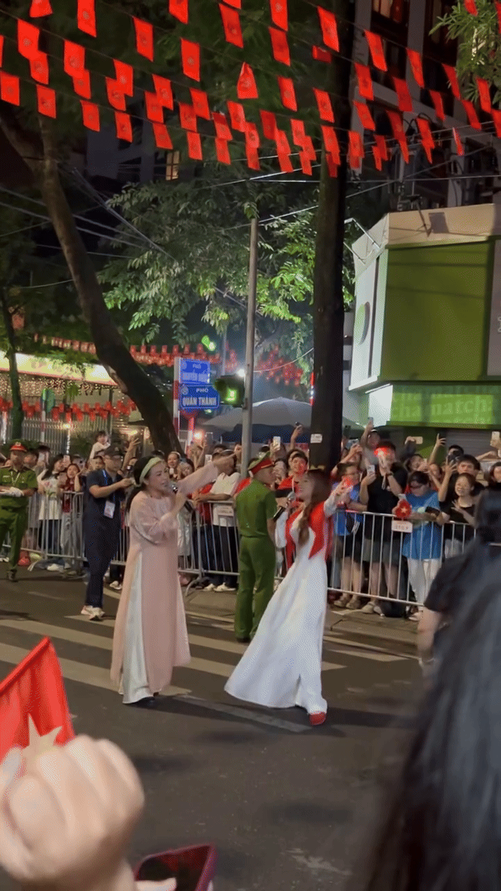 Song ca độc đáo giữa hai ca sĩ