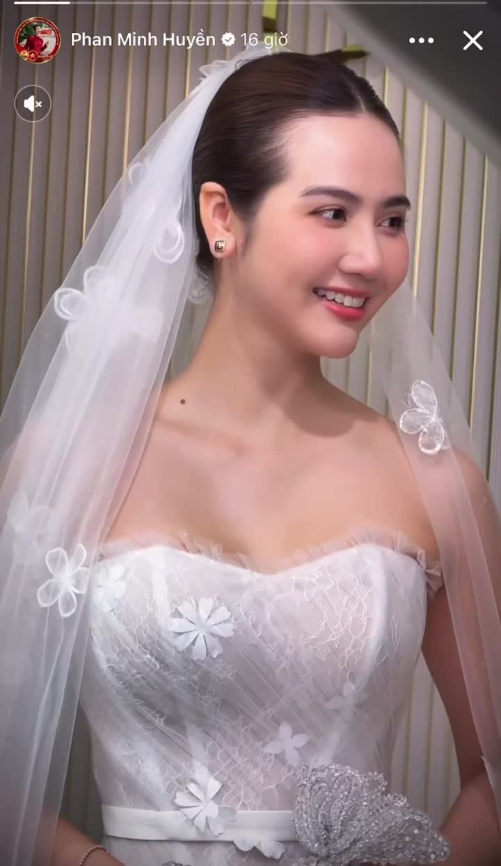Huyền Lizzie mặc váy cưới trên story cá nhân
