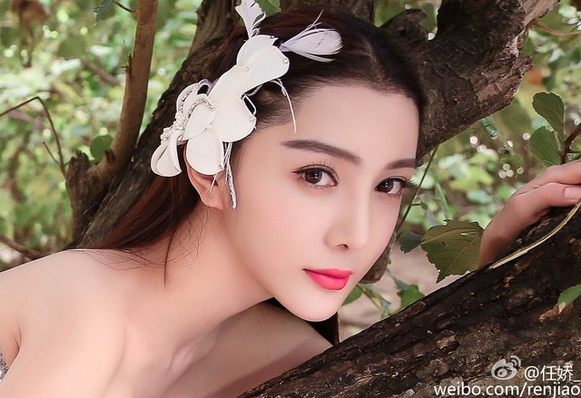 Thi thể của Nhậm Kiều được tìm thấy trong tình trạng lõa thể ở bụi cây
