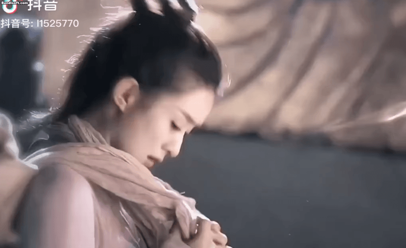 Triệu Lệ Dĩnh trên Hot Search Weibo