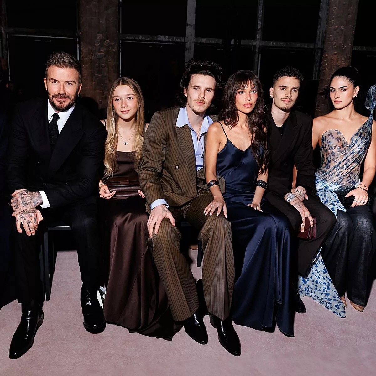 Victoria Beckham cùng các con tại sự kiện