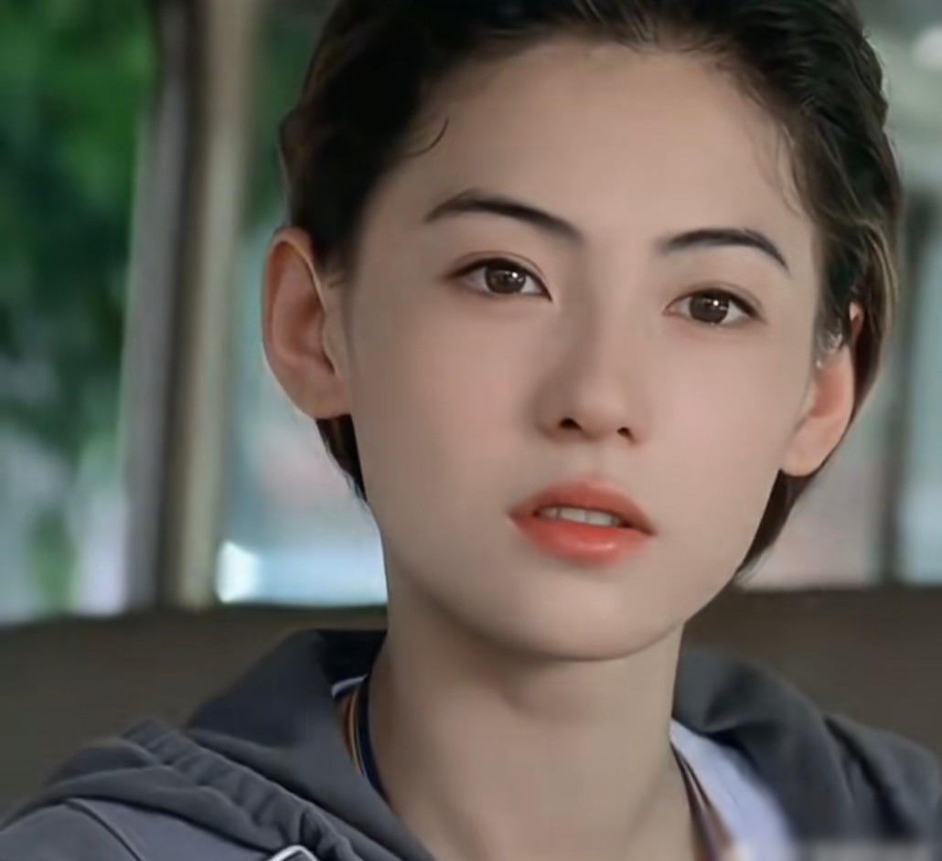 Gương mặt dịu dàng thanh tú của Trương Bá Chi thời thanh xuân