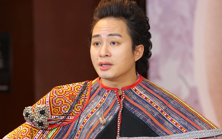 Tùng Dương phát biểu trong buổi trò chuyện