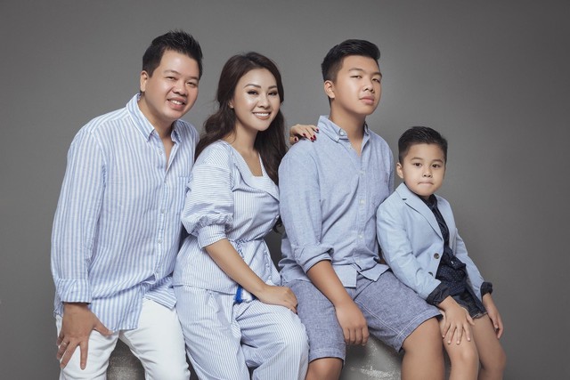 NSƯT Đăng Dương cùng vợ con