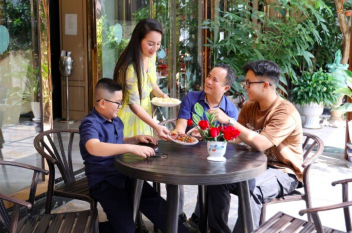 Gia đình nhỏ của NSND Nhật Thuận.