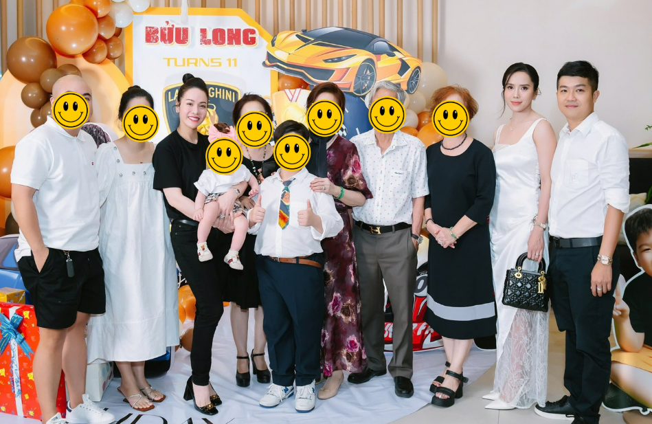 Nhật Kim Anh bên chồng cũ và con trai trong bữa tiệc sinh nhật