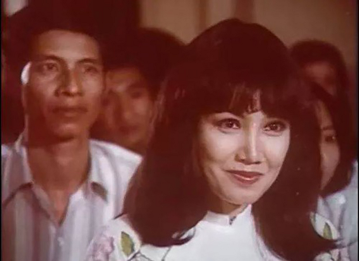 Thanh Lan trong phim Ván Bài Lật Ngửa