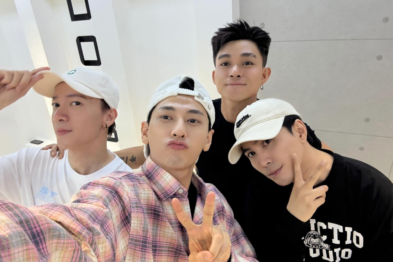 365 từng có xuất phát điểm 'thấp tẹt' trước khi thành công như hiện tại Mức thu nhập thấp của nhóm 365 thời kỳ đầu