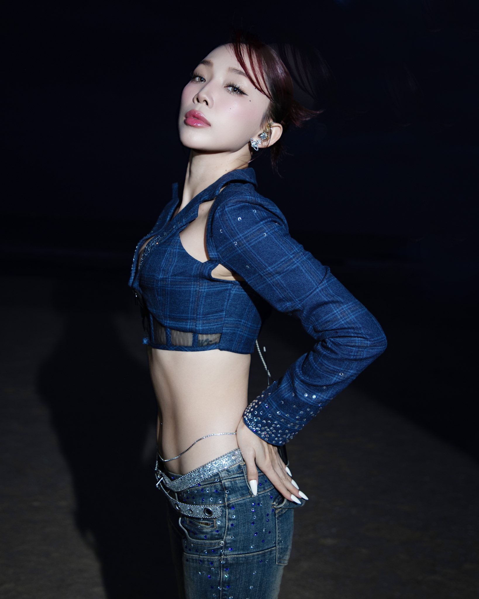 Vòng eo thon thả của Tóc Tiên