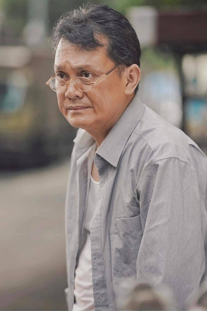 NSƯT Hữu Châu thu mình vì khó khăn