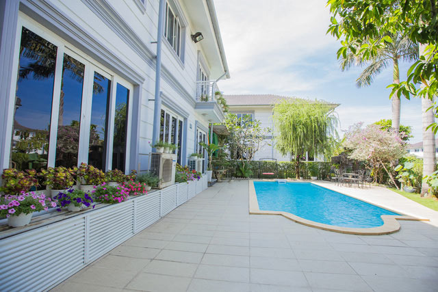 Biệt thự rộng 600m2 của Hồ Quỳnh Hương ở TP.HCM Biệt thự Hồ Quỳnh Hương tại TP.HCM