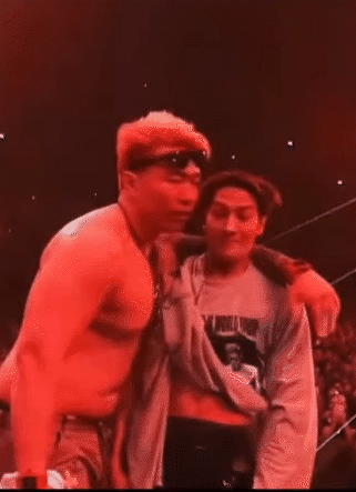 Các động tác vũ đạo táo bạo