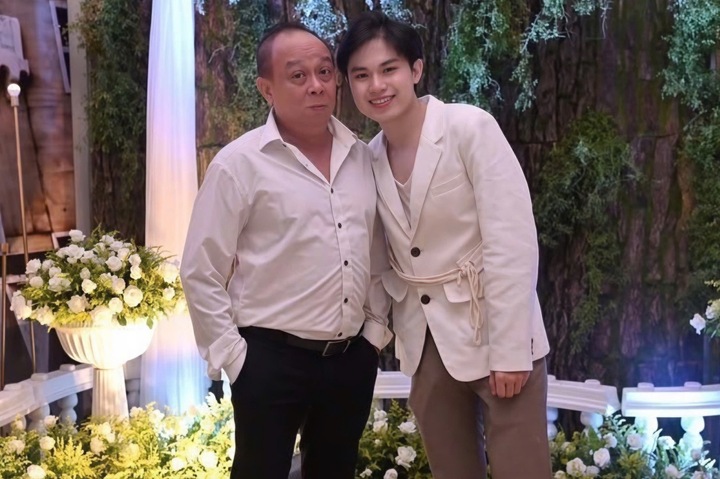 Nghệ sĩ Tiểu Bảo Quốc bên con trai