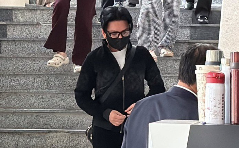 Ca sĩ Vũ Hà tại tòa