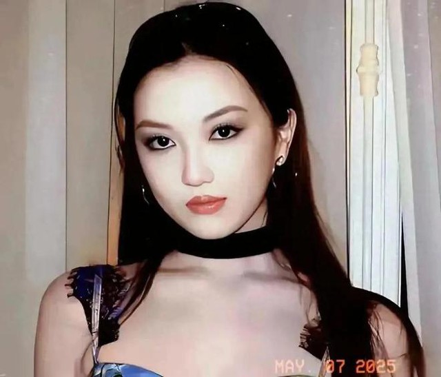 Con gái cực phẩm của Vương Phi kiếm 85 tỷ chỉ sau 30 giây - Ảnh 2. Sức hút của con gái Thiên hậu