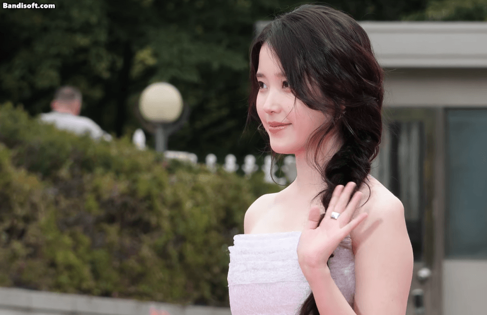 Ngắm mỹ nhân này 1 tỷ lần vẫn phải than trời vì quá đẹp: Đi đến đâu sáng bừng đến đó, cả Hàn Quốc có đúng 1 người- Ảnh 1. Cận cảnh nhan sắc IU tại Seoul International Drama Awards