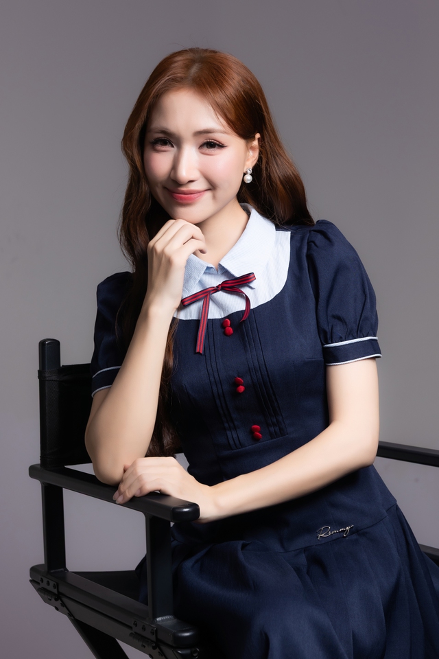 Hoà Minzy lại vậy nữa rồi!- Ảnh 6. Nữ ca sĩ chia sẻ về những lần dùng tiền cá nhân làm từ thiện