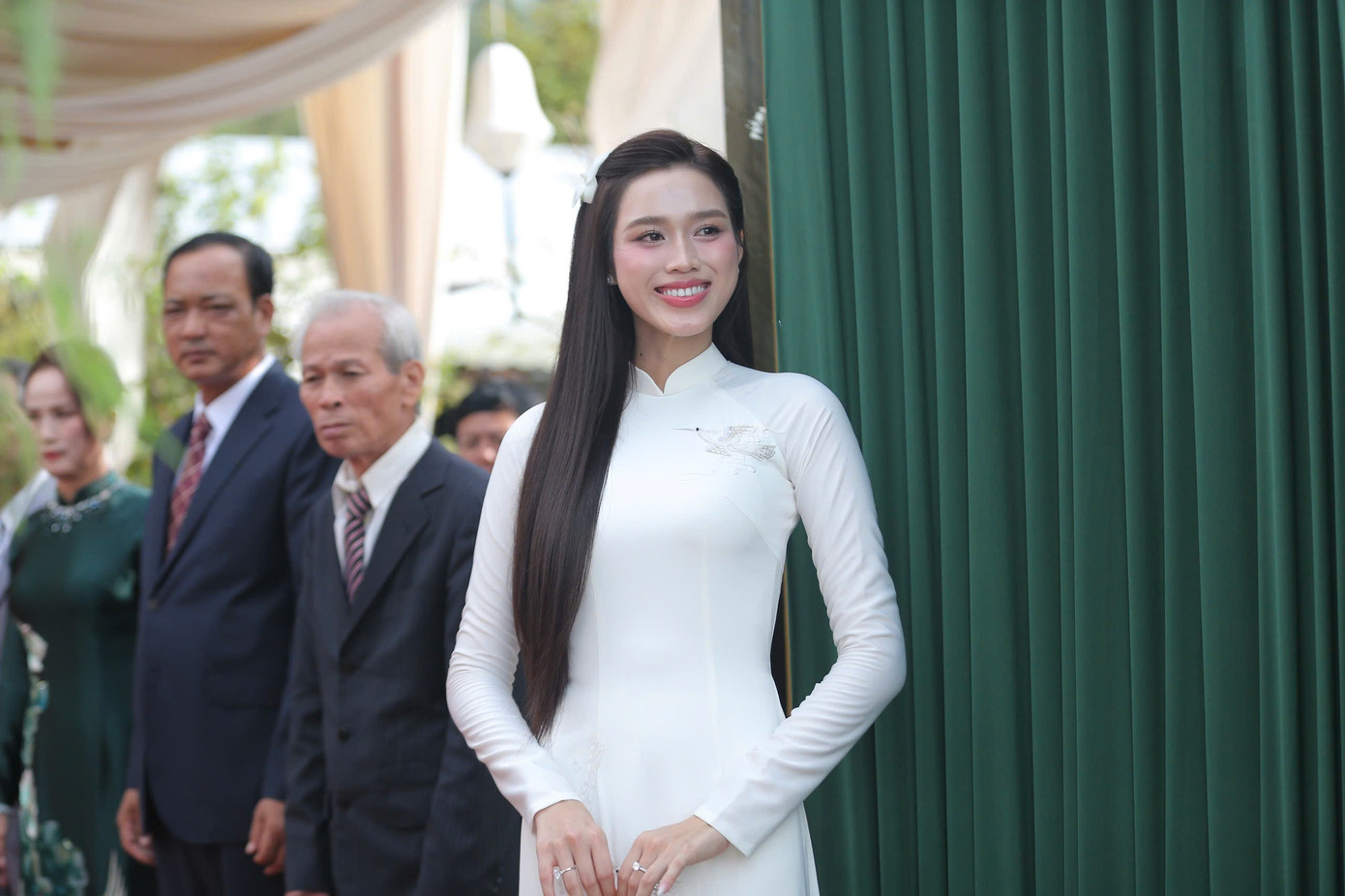 Lễ ăn hỏi Hoa hậu Đỗ Thị Hà