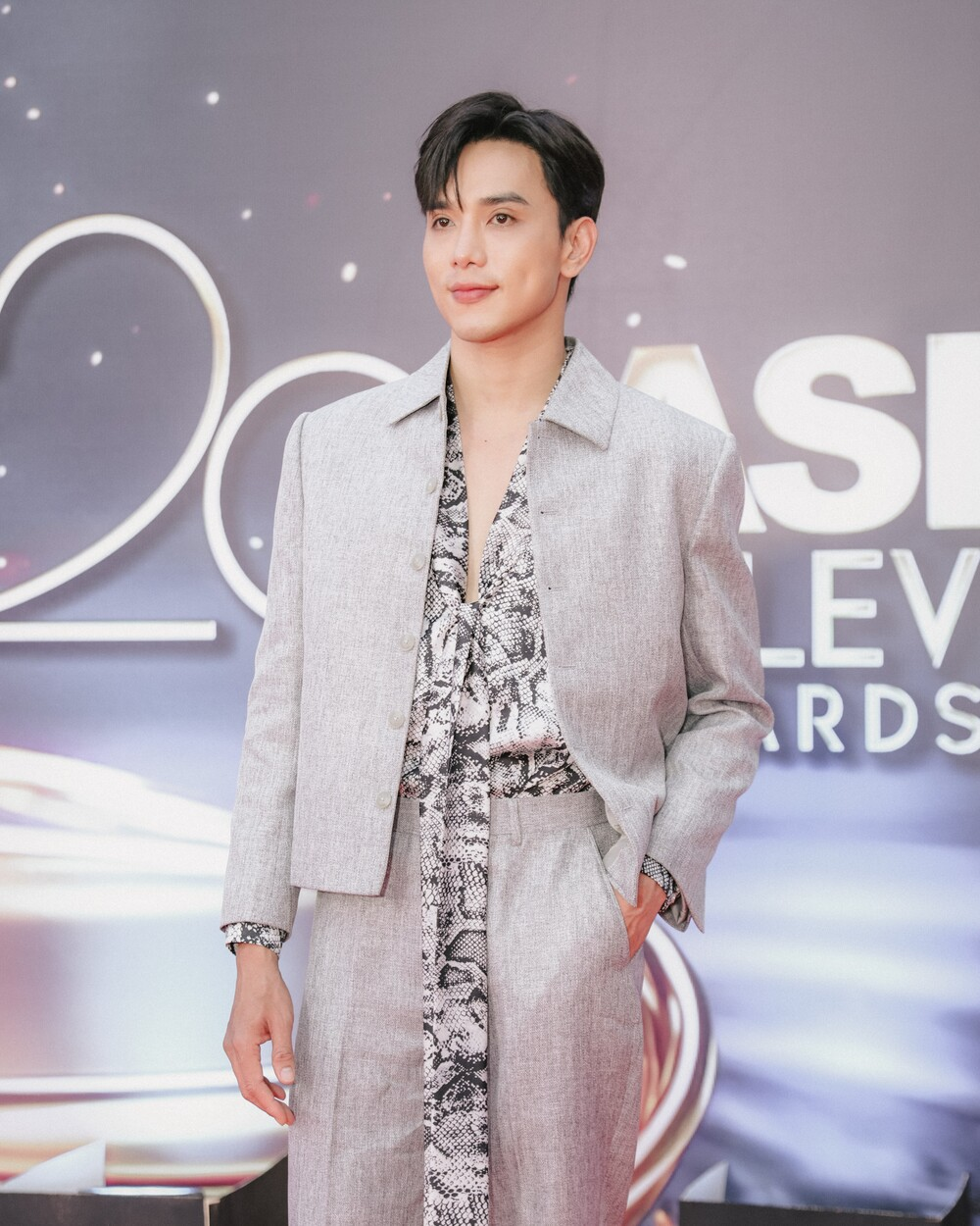 Visual hoàn mỹ của Thu thuận nguyên ở tuổi 33