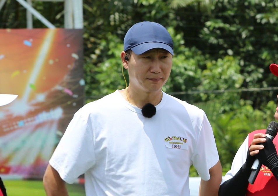 HLV Kim Sang Sik HLV Kim Sang Sik - chân dung