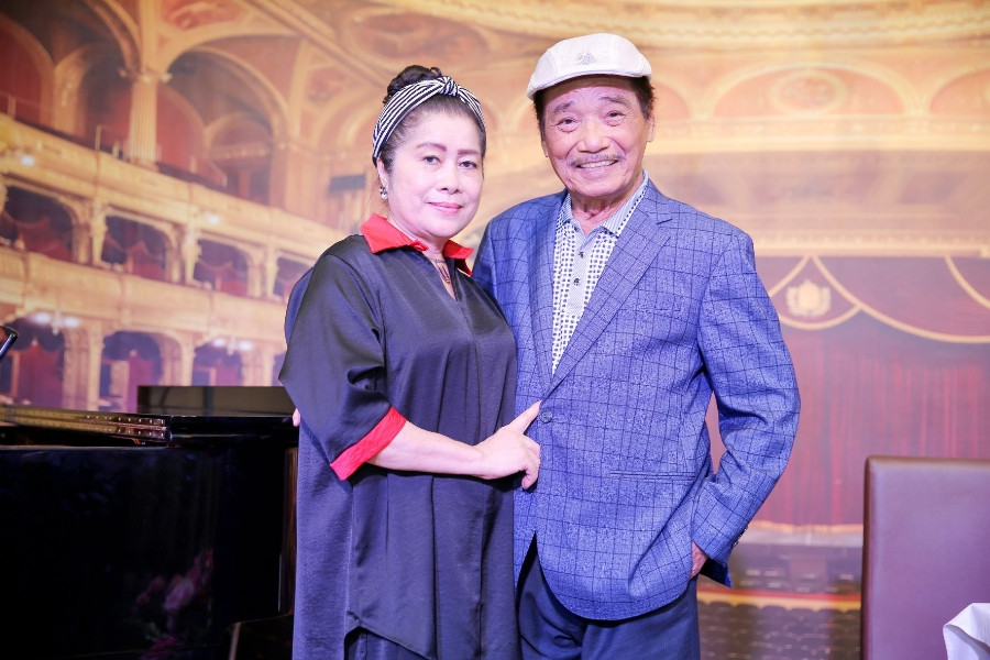 Hai anh em nghệ sĩ tận hưởng cuộc sống bình yên bên gia đình