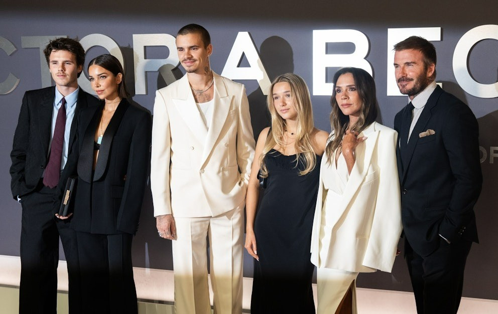 Vợ chồng Brooklyn không đến dự buổi ra mắt phim tài liệu Victoria Beckham.