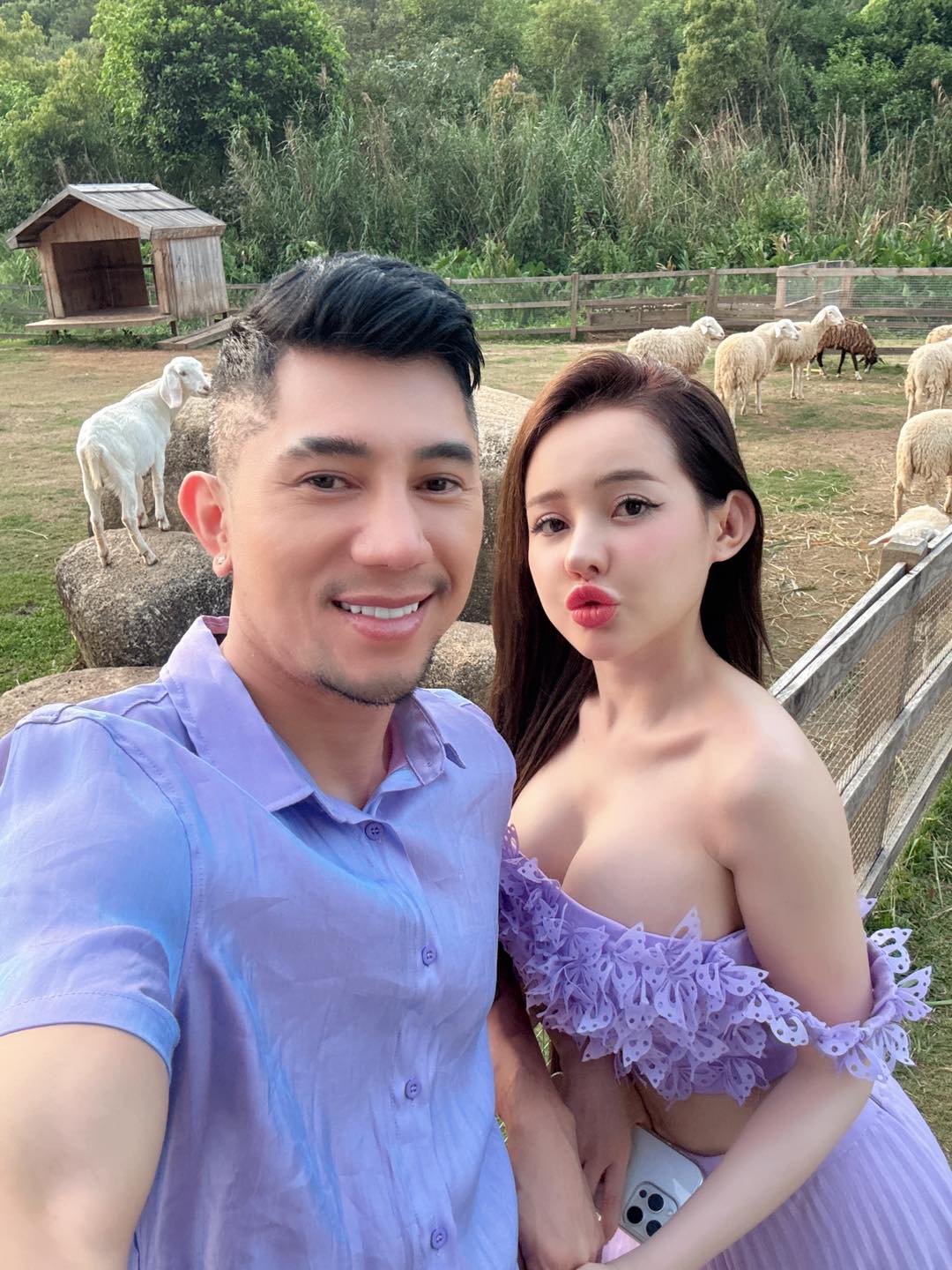 Cặp đôi thường xuyên xuất hiện cùng nhau