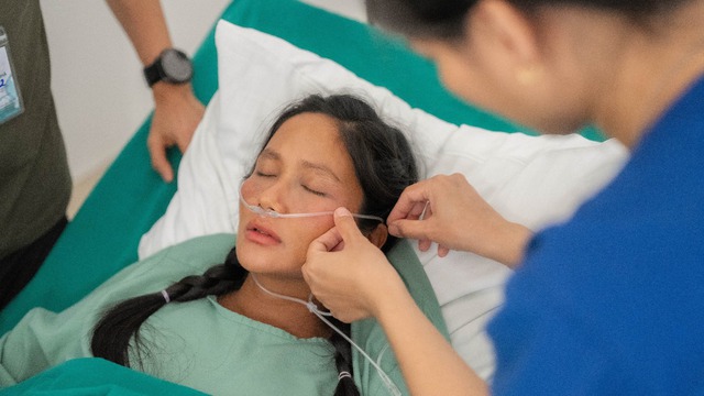 Hoa hậu H'Hen Niê sau khi bị biến dạng mặt - Ảnh 4. H'Hen Niê nhanh chóng lấy lại vóc dáng sau sinh