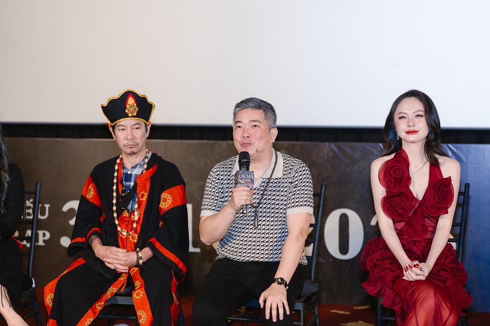 Các diễn viên chia sẻ tại buổi showcase Diễn viên trao đổi tại sự kiện