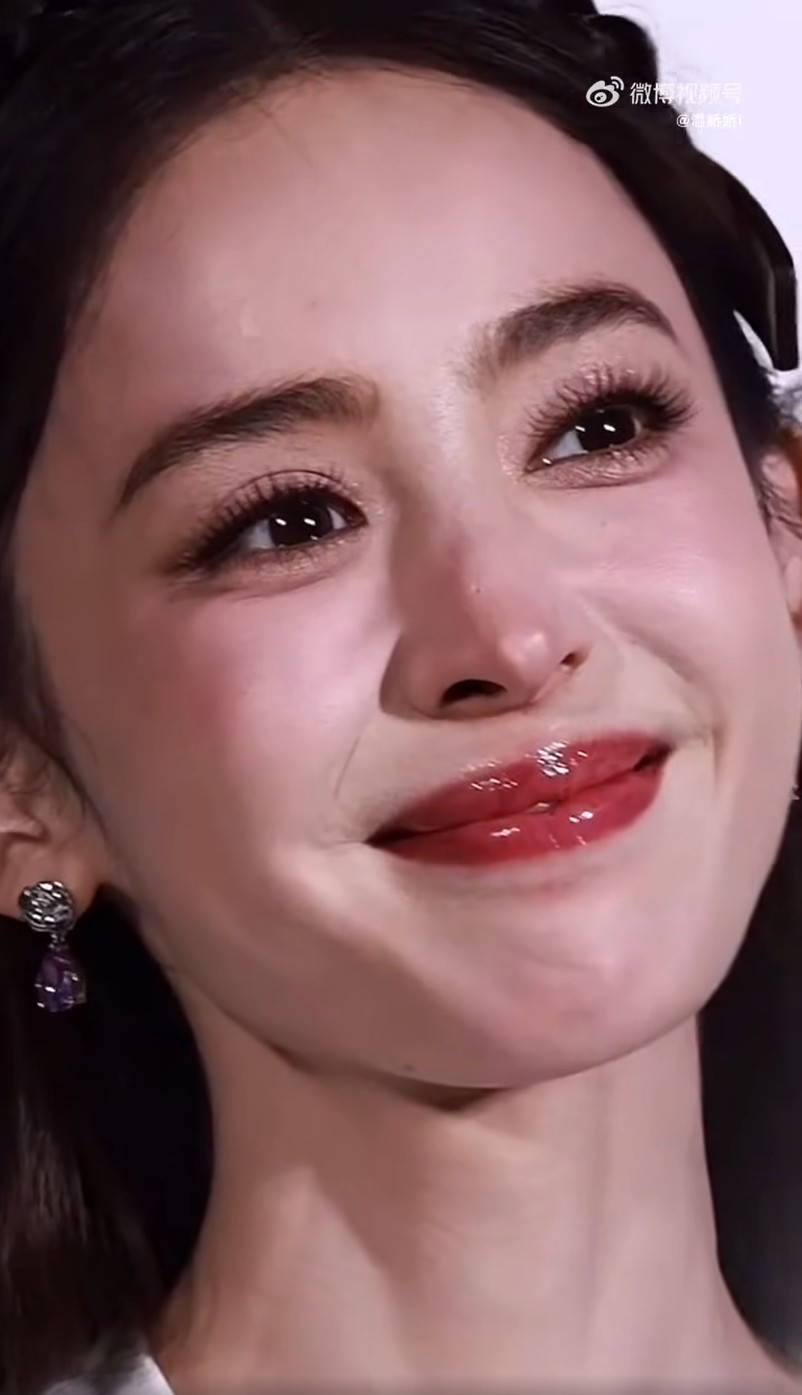 Ai đứng cùng mỹ nhân này cũng thành tàng hình hết: Đẹp nhất trần đời hiếm người bì nổi, 360 độ góc nào cũng phong thần- Ảnh 2. Ai đứng cùng mỹ nhân này cũng thành tàng hình hết: Đẹp nhất trần đời hiếm người bì nổi, 360 độ góc nào cũng phong thần- Ảnh 2.