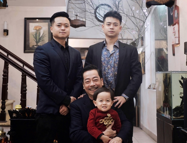 Sao nam Vbiz và vợ yêu 9 năm thông báo có con sau 7 tháng kết hôn- Ảnh 7. Hoàng Triều Dương là con trai cố NSND Hoàng Dũng