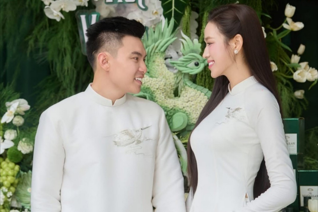 Quan khách tham dự lễ ăn hỏi