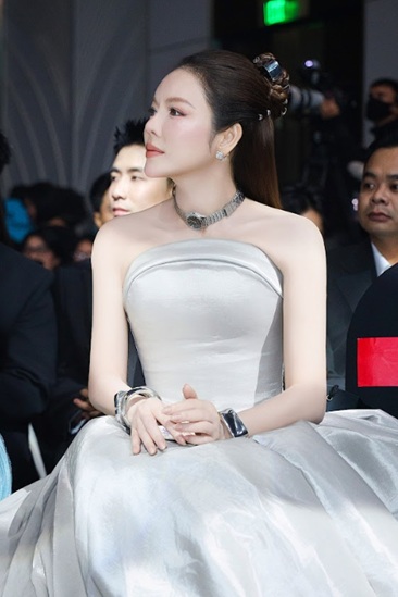 Lý Nhã Kỳ trong công việc kinh doanh