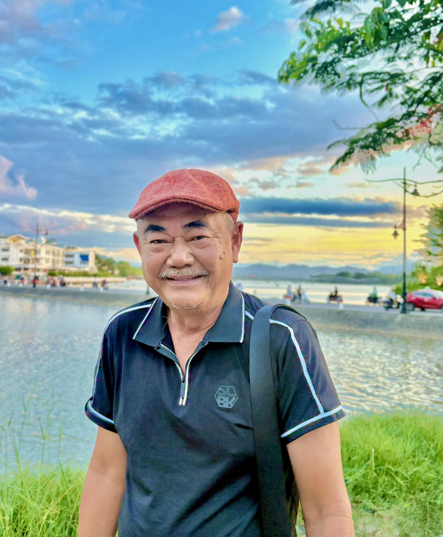 Chân dung NSND Việt Anh