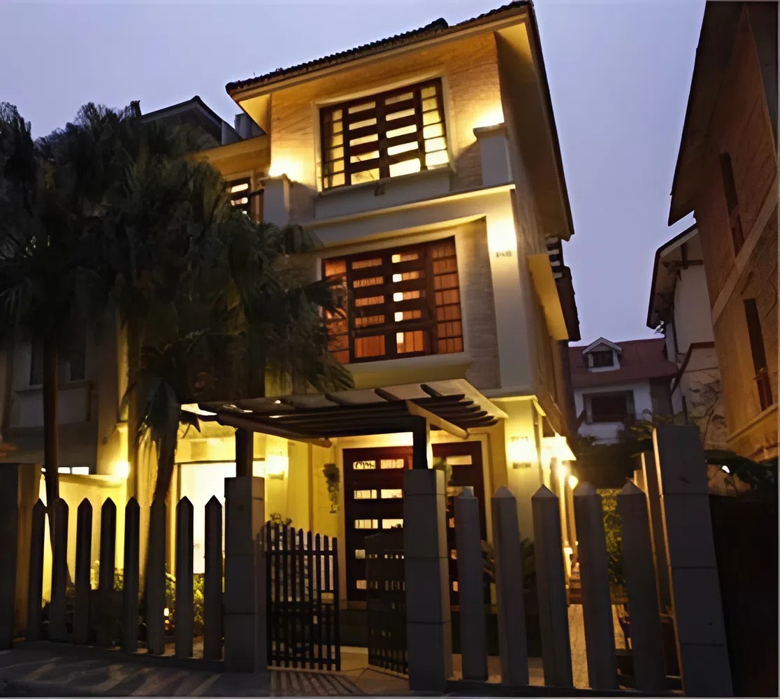 Biệt thự 3 tầng của nữ ca sĩ ở Hà Nội Biệt thự của Hồ Quỳnh Hương ở Hà Nội