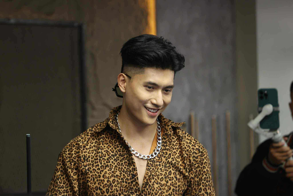 Tạo hình trai hư của Lâm Bảo Châu trong Chị Ngã Em Nâng