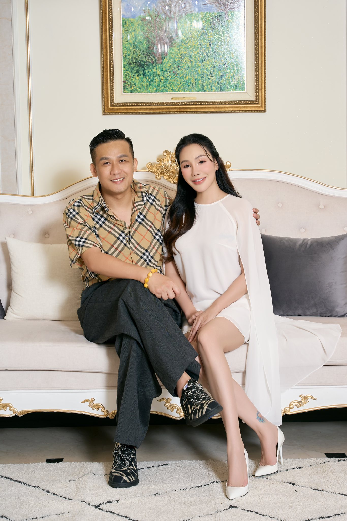 Hồ Quỳnh Hương và chồng doanh nhân Hồ Quỳnh Hương bên chồng