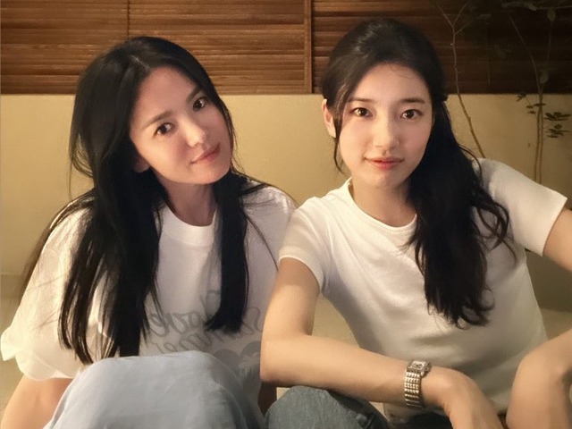 Song Hye Kyo và Suzy thân thiết bất chấp khoảng cách tuổi tác