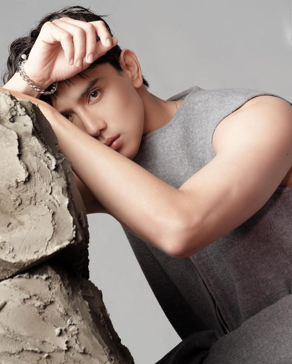 Hình ảnh mới nhất của Thuận Nguyễn với vẻ ngoài nam tính