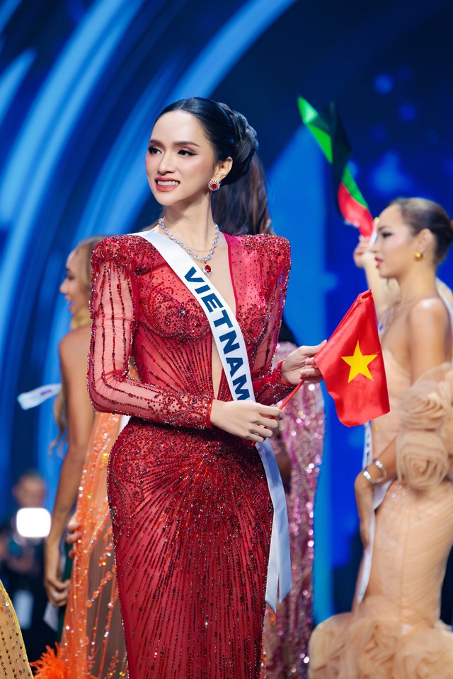 Hương Giang xin lỗi khán giả về những chuyện sau cuộc thi